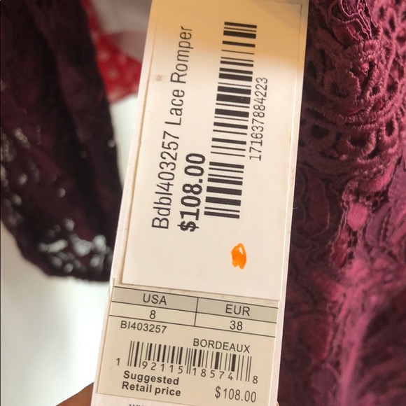 BB DAKOTA Lace LS Romper - Picture 2 of 2